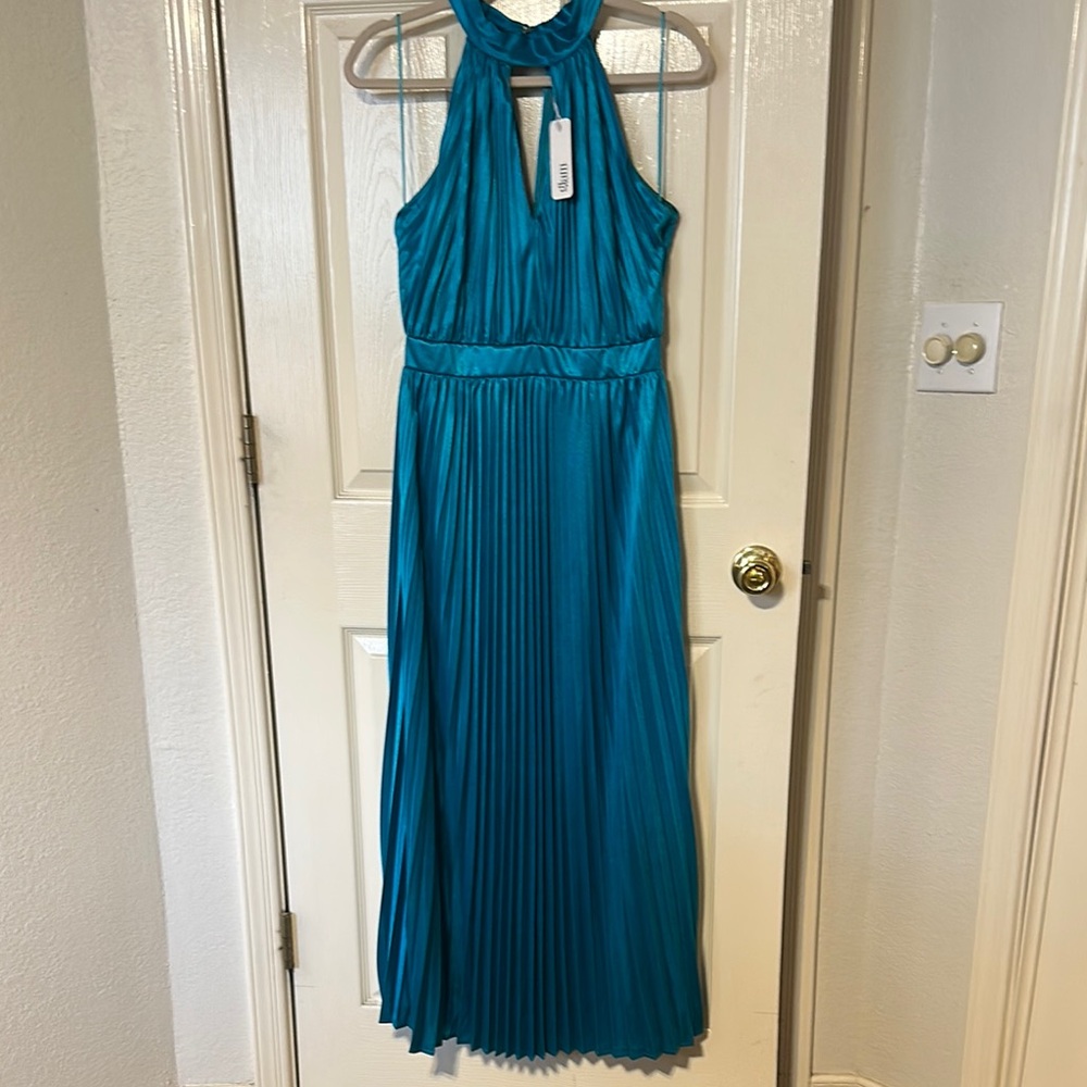 Glam Blue Pleated Maxi Sundress with Halter Neckline for Wedding Guest